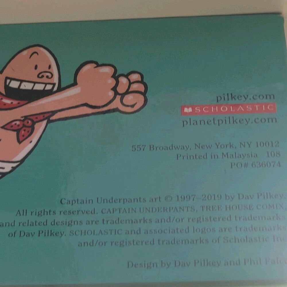 Captain Underpants Colossal Color Collection Box Set 5 - Picture 5 of 9